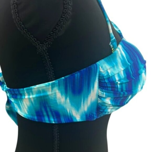 La Blanca Stripe Halter Bikini Top – Blue/White – Size Small – EUC - Picture 9 of 12